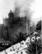  P�sat brand af El convento de los Carmelitas var resultat af manifestationerne efter stridighederne den10. maj.