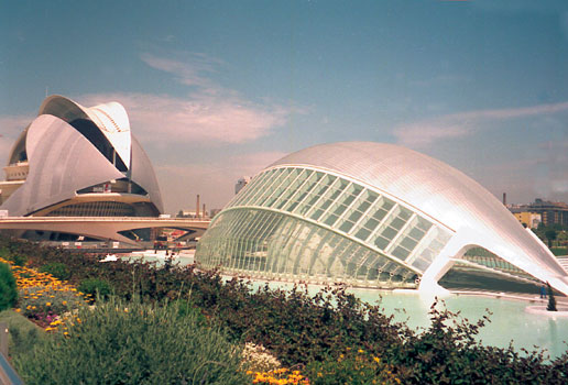 El Hemisf�rico med Palacio de las Artes i baggrunden.