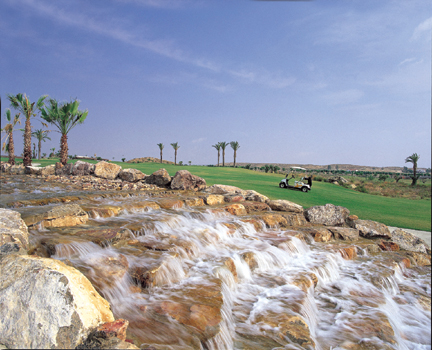 S�en og vandfaldet giver golferne store problemer. (Foto: Valle del Este Golf Club)
