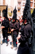 Los Incensarios �danser� til �re for Jomfru Maria.