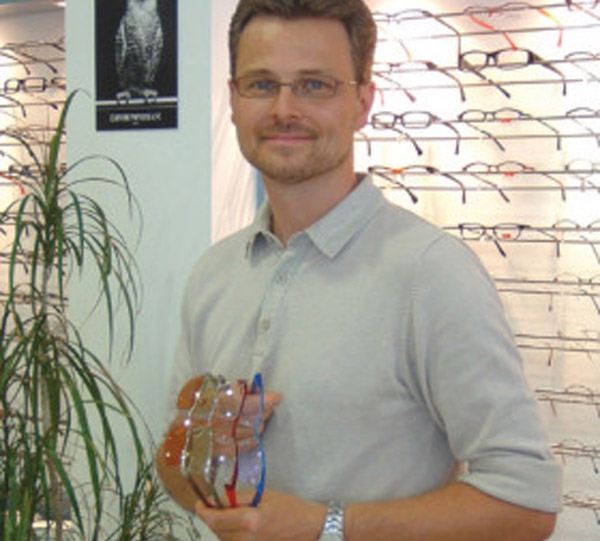 Claus Bentkj�r i sin butik p� Avd. de Mijas