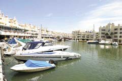 Puerto Marinas udvidelsesplaner er stødt på en ny hindring. Puerto Marinas udvidelsesplaner er stødt på en ny hindring.
