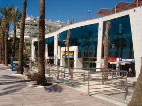 Plaza del Mar bygningen i Marbella.