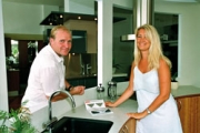 Dorthe Absalon og Lasse Bertelsen giver inspiration til k�kken og bad. Foto: Poul Frey Sk�tt.