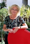 Mona Davidsen indr�mmer gerne, at hun har sv�rt ved at glemme mennesker, der blot �n gang har l�jet for henzde.