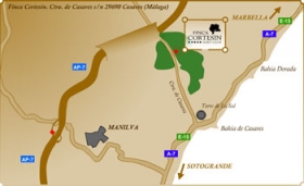 Fra kystvejen A7 drejer man ad mod Casares lige efter Torre del la Sol.