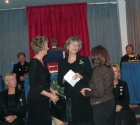 Alzheimerforeningen blev bet�nkt med et p�nt bel�b.