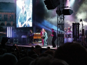 Thomas Helmig og band har optr�dt for fulde huse i Danmark sommeren over. Nu kan de for f�rste gang opleves p� Costa del Sol.