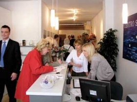 Receptionen blev velbes�gt.