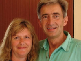 Lynn Halliday, der spiller hovedrollen som Nora, sammen med instrukt�ren Henrik Hagensen.